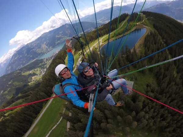 WeFLY Flugschule Pinzgau Tandem Paragliding Zell am See 3 Tandemflug Zell am See buchen - Saison 2023